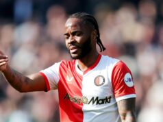 Holandské médiá sa rozchádzajú v názore na Raheema Sterlinga, pretože rozhodnutie Robina van Persieho sa vypláca Raheem Sterling z Feyenoordu počas zápasu holandskej Eredivisie medzi Feyenoordom a Excelsiorom na štadióne Feijenoord