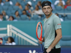 Hráči Miami Open pracujú v utajení ako zamestnanci vo veselom virálnom videu Hráči Miami Open pracujú v utajení ako zamestnanci vo veselom virálnom videu