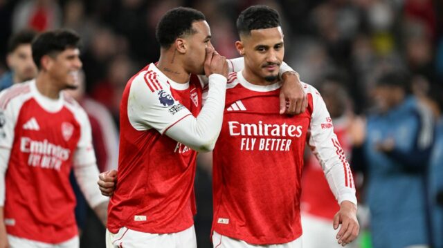 Hviezda Arsenalu William Saliba si nárokuje titul v Premier League Viliam Saliba