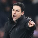 Neal Maupay je konfrontovaný Matteom Guendouzim