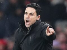 Hviezda Arsenalu bola tipovaná na vrchol – ale incident v Brightone bol začiatkom konca Neal Maupay je konfrontovaný Matteom Guendouzim