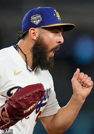 Hviezda Dodgers Alex Vesia vzdáva hold zosnulej dcérke dojemnou poctou Alex Vesia nesie spomienky na svoju zosnulú dcéru na súprave nových, prispôsobených rukavíc