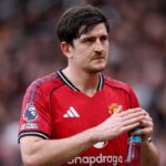 Harry Maguire, Leny Yoro z Manchestru United v akcii počas tréningu
