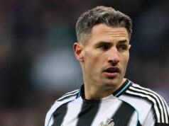 Hviezda Newcastlu otvára „desivé“ utrpenie, ktoré utrpel v konflikte na Blízkom východe Fabian Schar z Newcastlu United