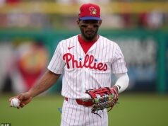 Hviezda Phillies, Johan Rojas, suspendovaný na 80 zápasov po neúspešnom teste na drogy… týždne po suspendovaní hráča Braves na 162 zápasov Hviezdu Phillies Johana Rojasa suspendovali na 80 zápasov bez nároku na odmenu za neúspešný test na drogy