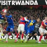 Jurrien Timber zariadil rohový kop v preplnenej šestnástke a zabezpečil Arsenalu víťazstvo