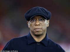 Ian Wright odhaľuje, prečo sa „znepokojuje“ Arsenalom v boji o titul po tom, čo opakovane spozoroval rovnaký problém vo svojom klube. Ian Wright hovorí, že sa obáva, že Arsenal ukáže svoje „nervy“ ku koncu zápasov