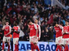 Ian Wright tvrdí, že prehra v Carabao Cupe „zvýšila“ tlak na Arsenal v boji o titul v Premier League Arsenal má stále deväťbodový náskok na čele Premier League (Getty)