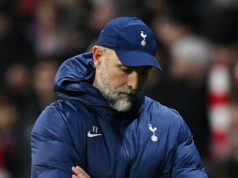 Igor Tudor dokázal katastrofu Tottenhamu – a nevyhodiť ho HNEĎ je nepredstaviteľné Igor Tudor, dočasný manažér Tottenhamu Hotspur, vyzerá skľúčene po tom, čo Julian Alvarez z Atletica de Madrid (bez obrázku) strelil piaty gól svojho tímu počas zápasu 16. kola Ligy majstrov UEFA 2025/2026 medzi Atletico de Madrid a Tottenham Hotspur FC na Estadio Civitas Metropolitano 20. marca v Španielsku.