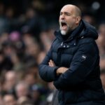 Igor Tudor, manažér Tottenhamu Hotspur, gestikuluje počas zápasu Premier League medzi Fulhamom a Tottenhamom Hotspur