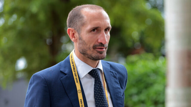 Ikona Tottenhamu suruje hráčov a vedenie – hovorí, že nový manažér nezachráni klub pred zostupom
