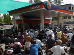 Indická polícia zvláda dlhé rady, pretože panika z nedostatku paliva rastie | Americko-izraelská vojna proti Iránu Indická polícia zvláda dlhé rady, pretože panika z nedostatku paliva rastie | Americko-izraelská vojna proti Iránu