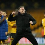 Hlavný tréner Wolves Rob Edwards požiadal zamestnancov a hráčov v klube, aby ho volali „Rob“ a nie „šéf“ alebo „gaffer“, ako je to vo futbalovom svete obvyklé.