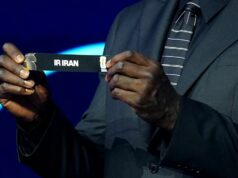 Irán dostal tresty za odstúpenie z MS a môže ich FIFA nahradiť inou krajinou? Asistent žrebovania Shaquille O'Neal vytiahol kartu Iránu počas oficiálneho žrebovania Majstrovstiev sveta vo futbale 2026