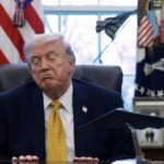 Americký prezident Donald Trump hovorí pre médiá v Oválnej pracovni Bieleho domu