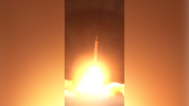 Irán vypustil vlnu ťažkých rakiet s viacerými hlavicami | Americko-izraelská vojna proti Iránu
