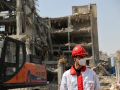 Iránski záchranári pátrajú po tých, ktorí prežili smrteľné americko-izraelské útoky | Americko-izraelská vojna proti Iran News Iránski záchranári pátrajú po tých, ktorí prežili smrteľné americko-izraelské útoky | Americko-izraelská vojna proti Iran News