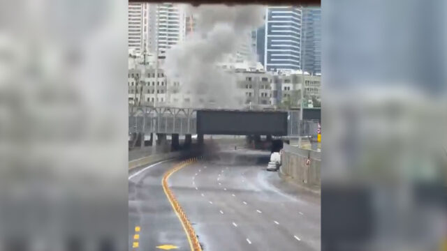 Iránsky úder zasiahol centrum Tel Avivu | Americko-izraelská vojna proti Iránu
