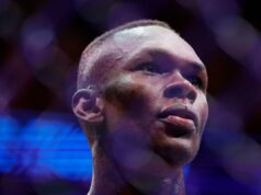 Israel Adesanya je vyblednutá sila – ale nečakaná chyba ho stála proti Joeovi Pyferovi Bývalý dvojnásobný šampión strednej váhy UFC Israel Adesanya (Getty Images)