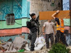 Izrael násilne vysídľuje ďalšie palestínske rodiny vo východnom Jeruzaleme | Správy o konflikte medzi Izraelom a Palestínou Izrael násilne vysídľuje ďalšie palestínske rodiny vo východnom Jeruzaleme | Správy o konflikte medzi Izraelom a Palestínou