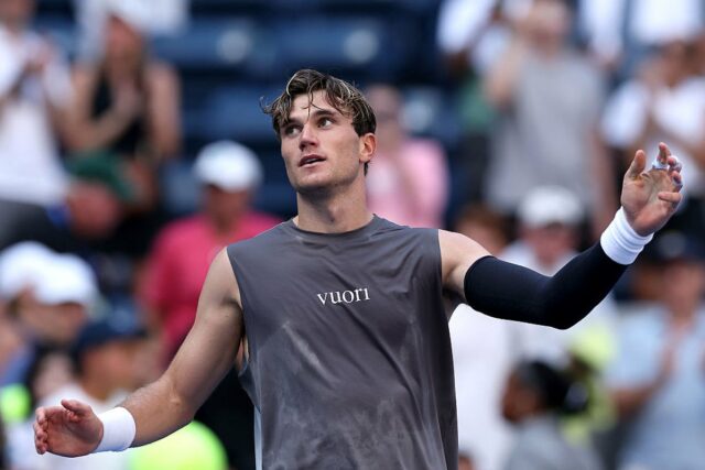 Jack Draper sa stal piatym Britom, ktorý vyhral trofej Masters 1000 - a dostal sa do prvej desiatky - víťazstvom v Indian Wells (Getty Images)