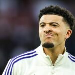 Jadon Sancho z Aston Villy hrá počas osemfinále futbalového zápasu 16. kola Európskej ligy UEFA medzi Lille (LOSC) a Aston Villou na štadióne Pierre-Mauroy vo Villeneuve-d'Ascq na severe Francúzska. (Foto Ibrahim Ezzat/NurPhoto cez Getty Images)