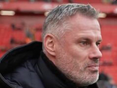 Jamie Carragher vypitvá Liverpool a spochybňuje charakter hráčov po tom, čo sa Spurs pošmyknú Jamie Carragher