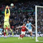 Jamie Carragher kritizoval rozhodnutie Mikela Artetu zachovať dôveru s Kepa Arrizabalaga vo finále Carabao Cupu po jeho drahej chybe pri otváracom zápase Man City vo Wembley.