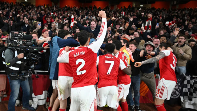 Je to ako noc, keď Arsenal vyhral titul v Premier Download app from appStore