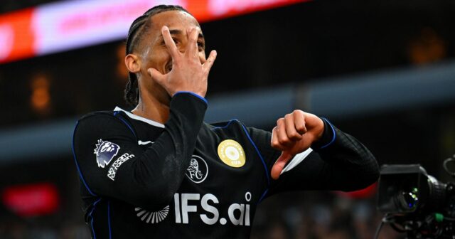 Liam Rosenior a Joao Pedro