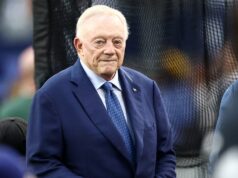 Jerry Jones vyzdvihuje vylepšenia obrany Cowboys po minulej sezóne Jerry Jones vyzdvihuje vylepšenia obrany Cowboys po minulej sezóne