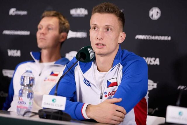 Jiří Lehecká posiela odkaz Jannikovi Sinnerovi po finálovej prehre na Autor fotografie Matthew Stockman/Getty Images