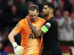 Joe Hart sa naťahuje do Igora Tudora za to, že vymazal Antonina Kinského po predstavení nočnej mory – keď šéf Tottenhamu hovorí o rozhodnutí náhradníka a jeho budúcnosti Spurs Antonin Kinský (vľavo) bol nahradený