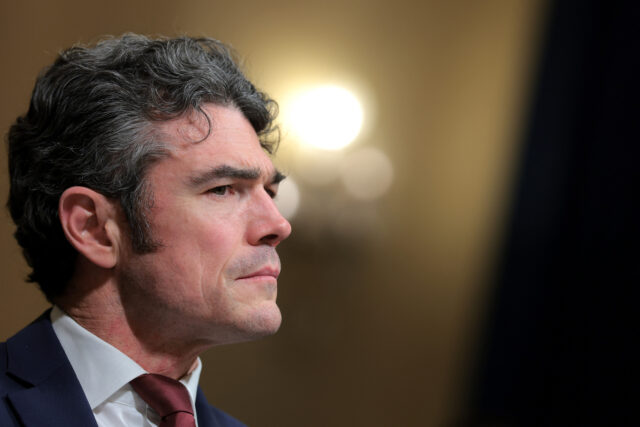 Joe Kent sa po odstúpení vyjadril proti vojne v Iráne Joe Kent sa po odstúpení vyjadril proti vojne v Iráne na modlitebnom podujatí | Konflikt