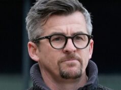 Joeyho Bartona zatkli po „útoku na golfový klub Huyton, muž s poranením tváre a rebier“ Joe Barton