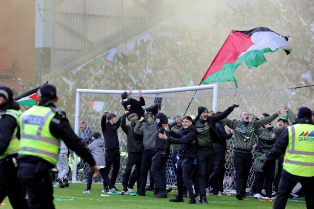 Swinney povedal, že nezoberie svojho dospievajúceho syna na derby Old Firm (Jane Barlow/PA)