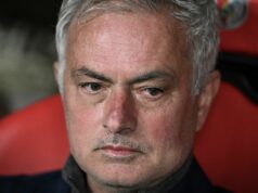 José Mourinho prerušil mlčanie po kritike incidentu Vinicius Junior so sľubom Benficy Jose Mourinho sa pozerá