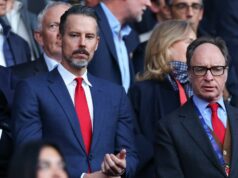 Josh Kroenke letí na finále Man City Carabao Cup, keď Arsenal plánuje letný prestupový plán Josh Kroenke letí na finále Man City Carabao Cup, keď Arsenal plánuje letný prestupový plán