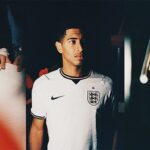 Jude Bellingham bol v popredí a stredobodom piatkového uvedenia dresu Anglicka na svetový pohár