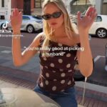 Na snímke: Moment, keď Jules Neale veľmi ostre rýpe do svojho odcudzeného manžela Lachieho v novom videu TikTok, ktoré zverejnila aj na Instagrame.