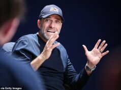 Jurgen Klopp FUMES z odkazov na Real Madrid s „otráveným“ bývalým šéfom Liverpoolu, ktorý v nových ohnivých komentároch vybuchuje na „idioti hovoriace svinstvá“ Jurgen Klopp zostal nahnevaný otázkami, či čoskoro prevezme vedenie v Reale Madrid