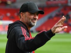 Jurgen Klopp potvrdil dátum návratu do Liverpoolu po tom, čo ho hrdina privítal na zápase legiend Tréner Liverpool Legends Jurgen Klopp