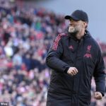 Jurgen Klopp v sobotu predviedol svoju ikonickú oslavu pred masami na Anfielde