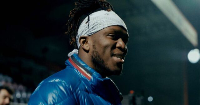 KSI na snímke na štadióne Dagenham & Redbridge FC