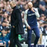 Bruno Saltor (vpravo) zastupuje hlavného trénera Igora Tudora po prehre Tottenhamu v Premier League doma s Nottingham Forest