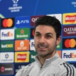 Manažér Arsenalu Mikel Arteta počas tlačovej konferencie Arsenalu pred Bayerom Leverkusen