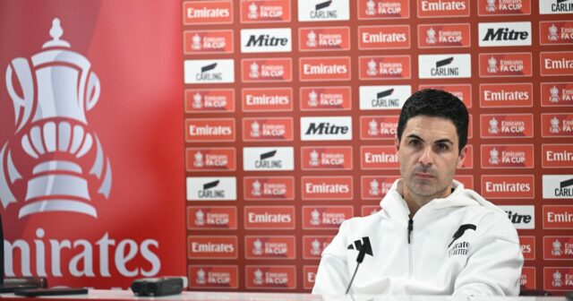 Manažér Arsenalu Mikel Arteta sa zúčastňuje tlačovej konferencie pred súbojom FA Cupu s Mansfieldom Town
