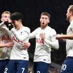 Matt Doherty so spoluhráčmi z Tottenhamu Hotspur