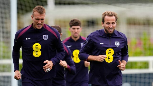 Angličan Dan Burn (vľavo) a Harry Kane počas tréningu v St George's Park, Burton upon Trent. Dátum fotografie: streda 3.9.2025. 