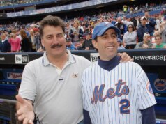 Keith Hernandez hovorí, že zarába „takmer 5 000 dolárov“ na zvyškoch „Seinfeld“ Keith Hernandez hovorí, že zarába „takmer 5 000 dolárov“ na zvyškoch „Seinfeld“